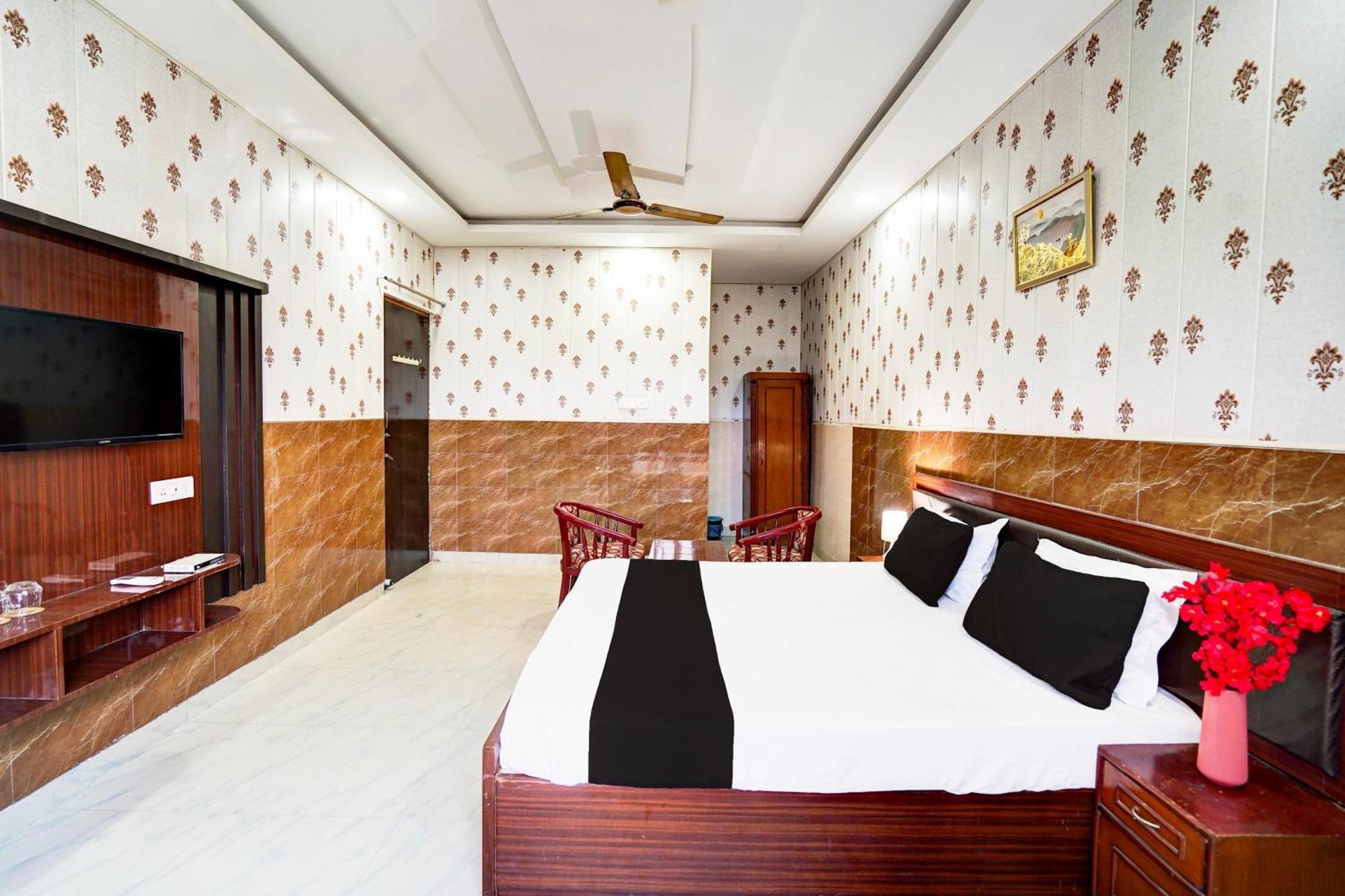 Raebareli Hotel O Nova Resorts & Luxury Farm מראה חיצוני תמונה
